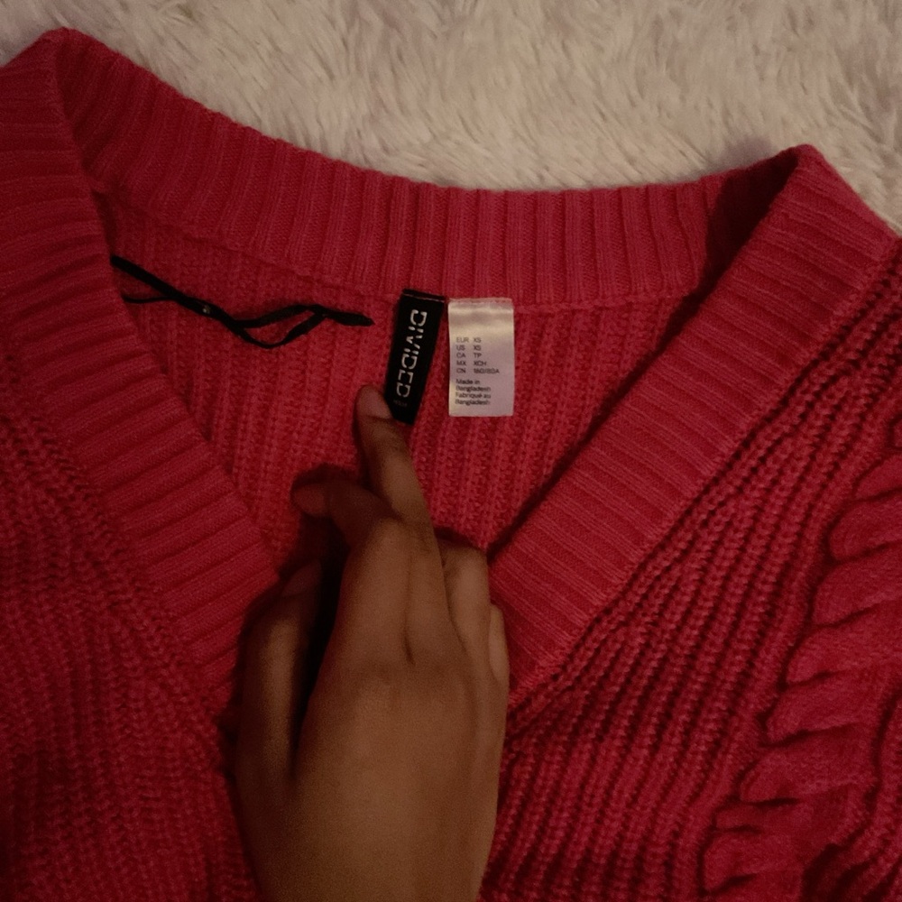 H&M Pink V-Neck Sweater, cropped